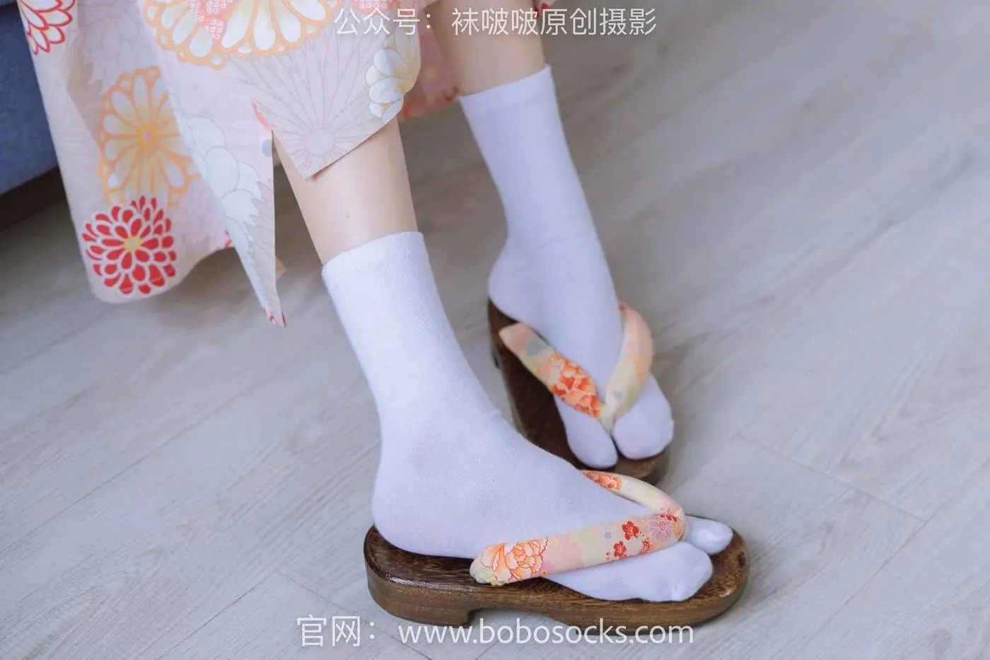 [BoBoSocks袜啵啵]NO.137 稚予-木屐、分指白棉袜、裸足、和风浴衣 [170P]插图8